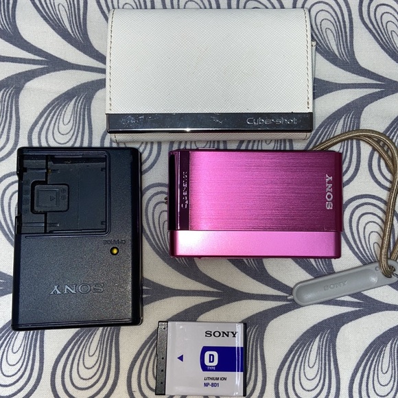 COPY - Sony DSC-TX1 Cybershot Digital Camera (Pink) - Picture 5 of 6